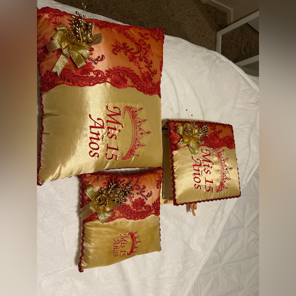 Big Pillow, Little Pillow, and album book for quinceñera party !